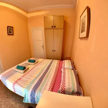 Plaza Espana Apartment